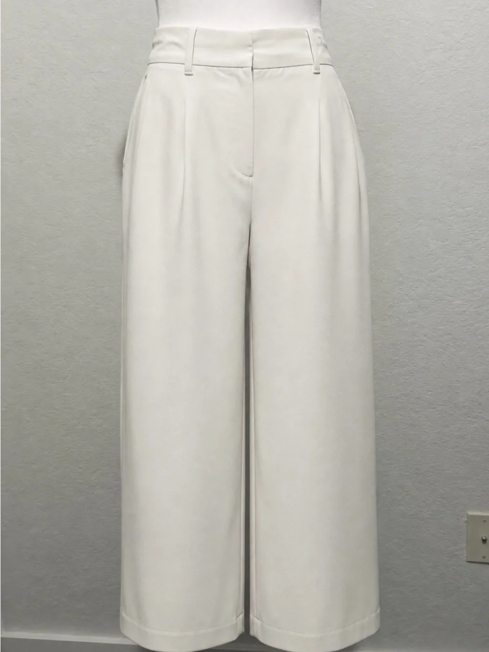 Aritzia The Effortless Pant™ Cropped - CruiseLinen™